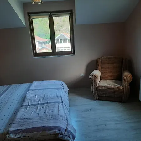 Apartment Miodragovic - Nedaleko Od Sneznika, 100 Metara Pre Bazena