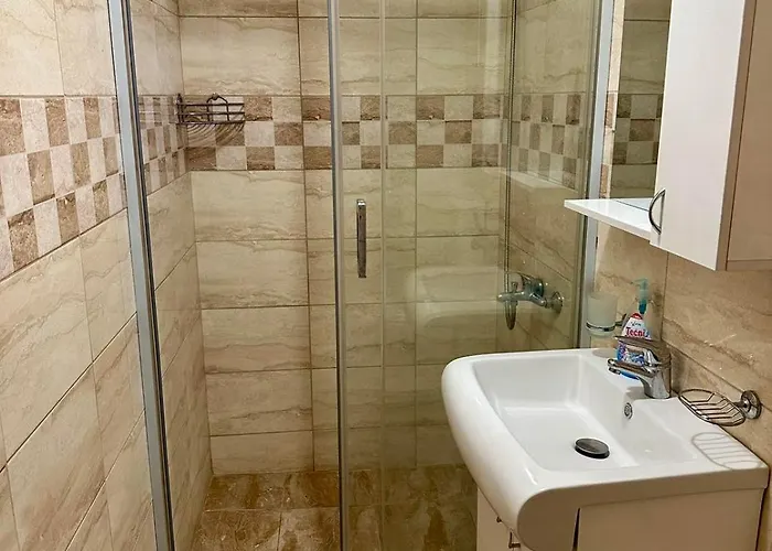 Apartment Miodragovic - Nedaleko Od Sneznika, 100 Metara Pre Bazena